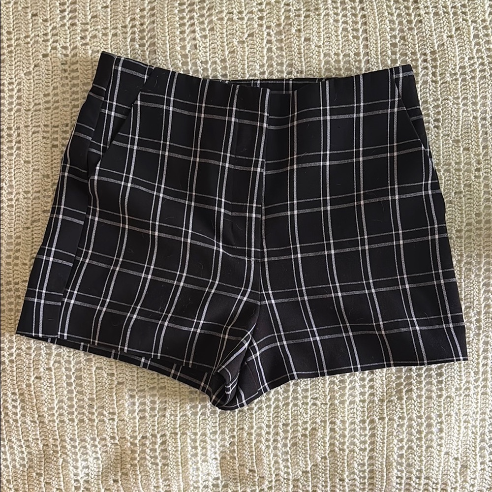 Casual Black plaid shorts